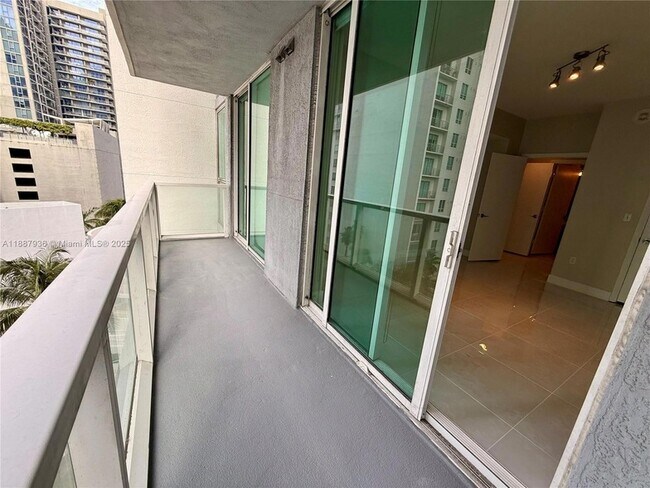 Building Photo - 253 NE 2nd St