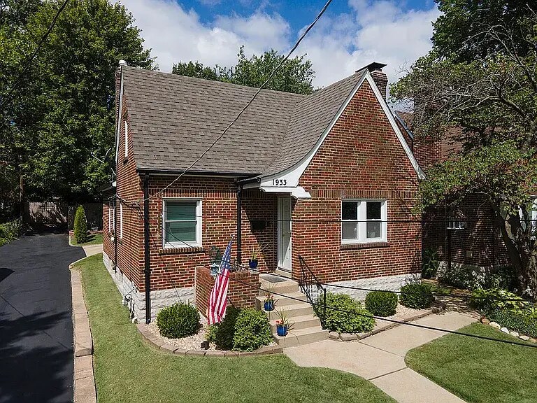 Primary Photo - 1933 Bellevue Ave