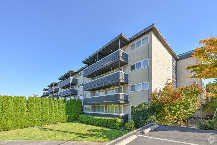 Primary Photo - The Mauna Kea Apartments (Age-Restricted/55+)