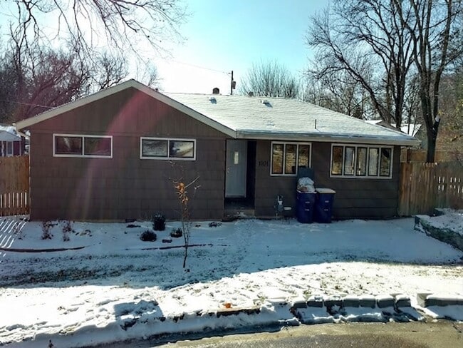 Building Photo - Beautifully Remodeled 3-bedroom Home in a Great Location!