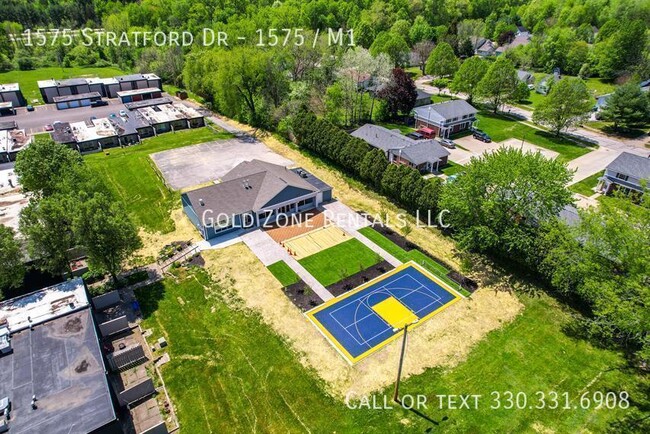 Building Photo - 1575 Stratford Dr