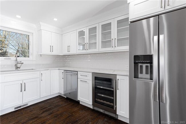 Primary Photo - 36 Poe Ct