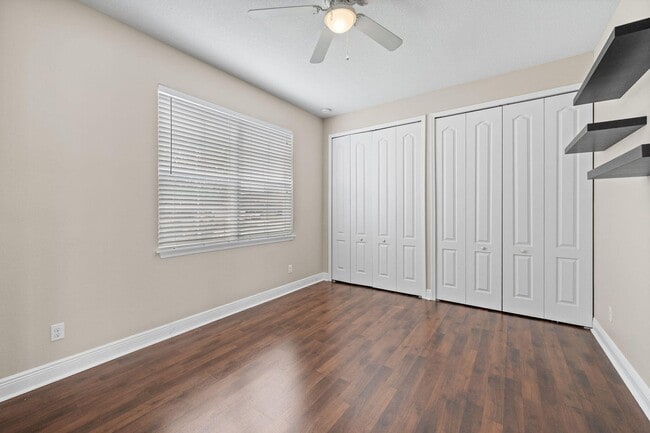 Building Photo - 1411 SW Hackensack Ave