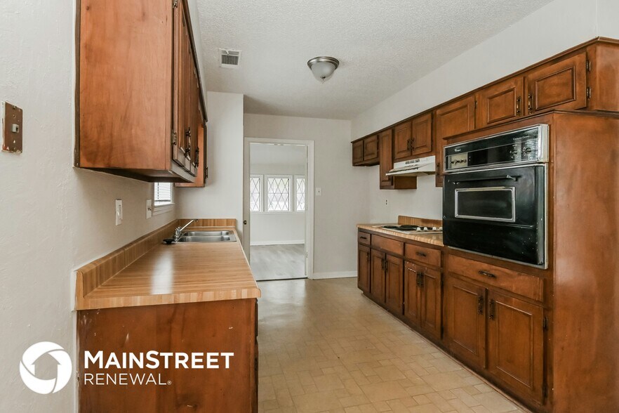 Building Photo - 4491 Grinstead Cove