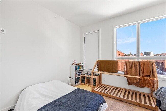 Building Photo - 71 Richmond St