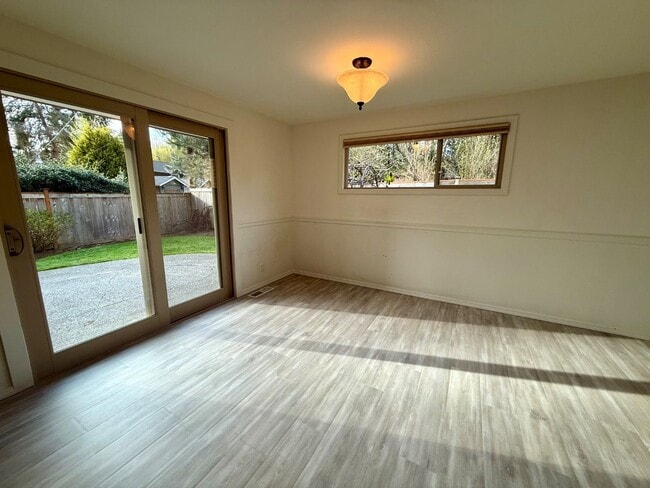 Building Photo - Charming 4-Bedroom Rental in the Heart of Downtown Bothell!