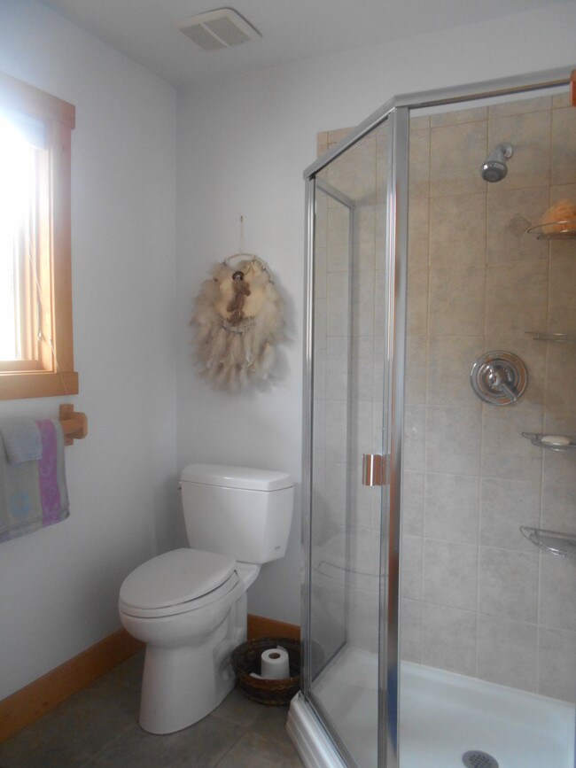 Bath 2 - 53 Paradise Rd