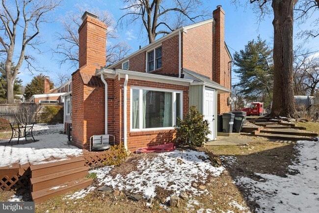 Building Photo - 1611 Ballard St