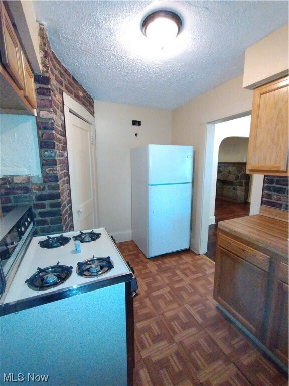 Building Photo - 105 E Boston Ave