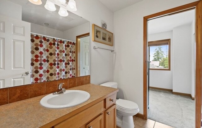 Primary Photo - 4 Bed 3Bath Beautiful Single-family House ...