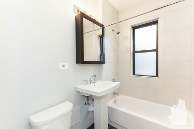 Building Photo - W MELROSE