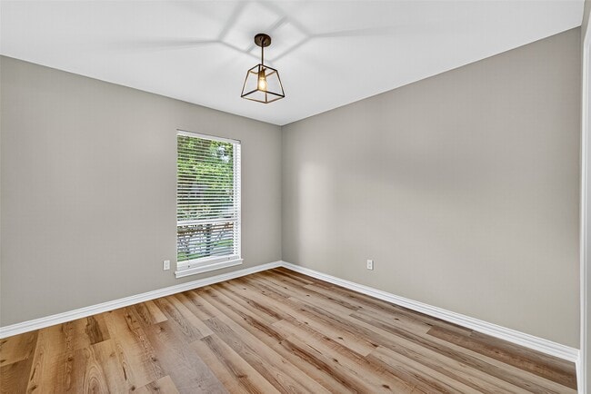 Building Photo - 2107 Briargreen Dr