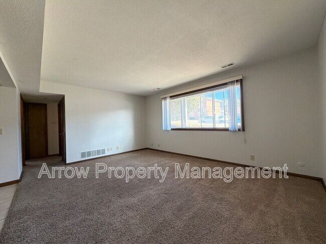 Building Photo - 3831 S 46th St