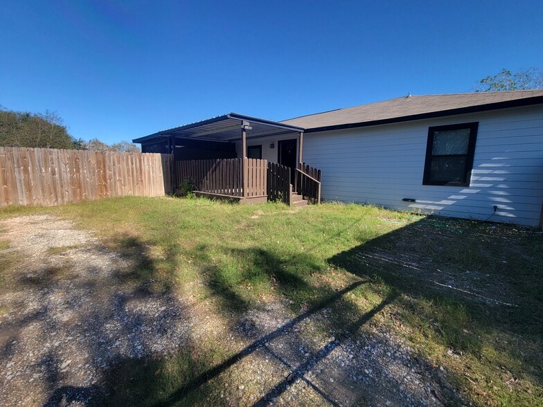 Building Photo - 16511 W Sandy Meadows Dr