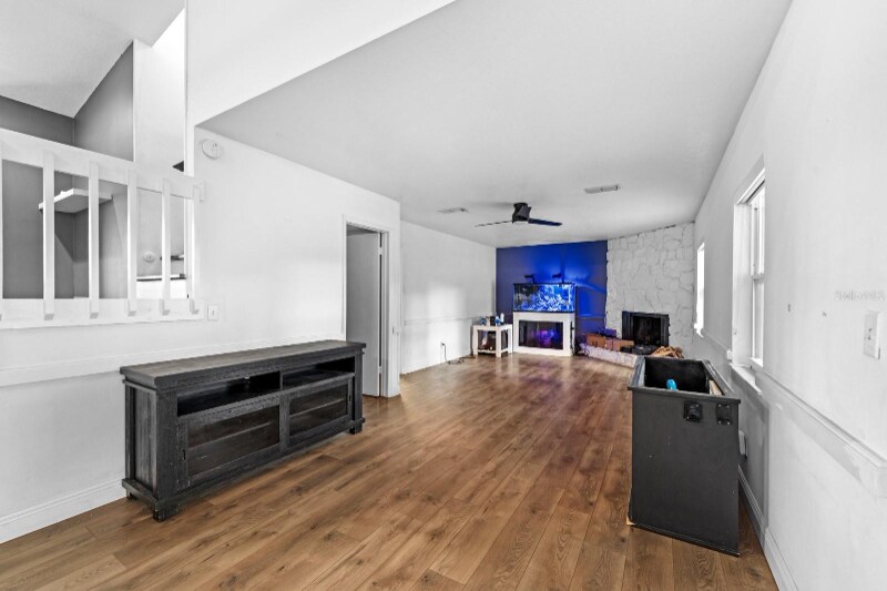 Building Photo - 3210 Acapulco Dr