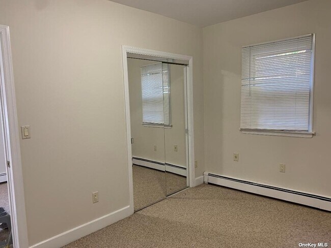 Building Photo - 92 Harbor Rd