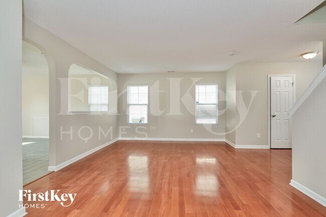 Building Photo - 307 Sutton Pl