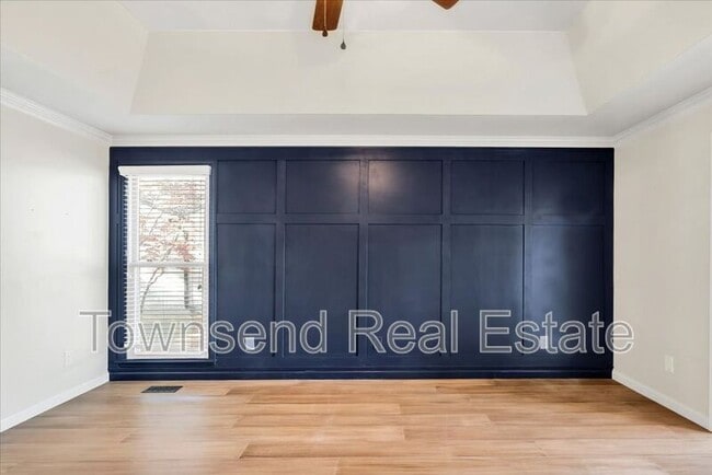 Building Photo - 695 Cedar Point