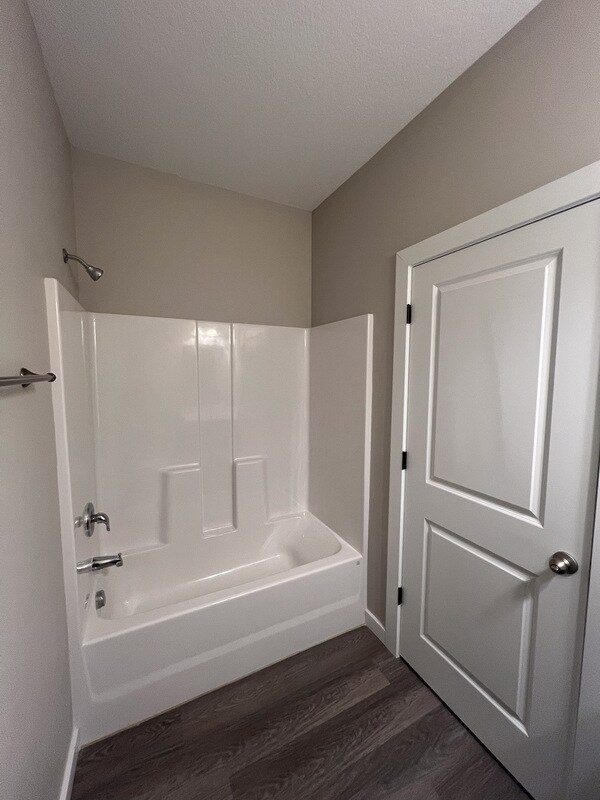 Building Photo - 5185 N Cypress St