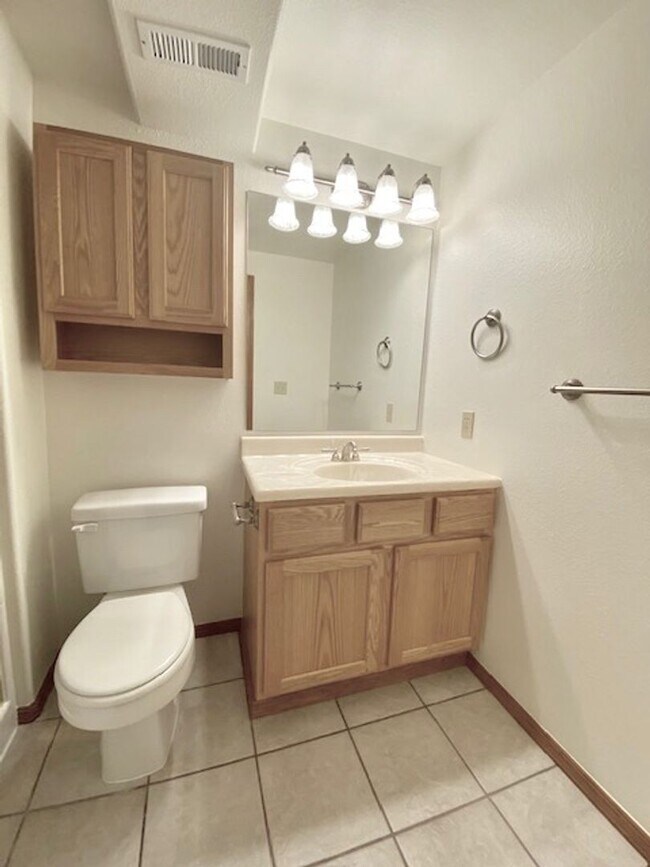 Building Photo - Spacious Briargate 4 Bedroom/3.5 Bathroom Home with huge Yard