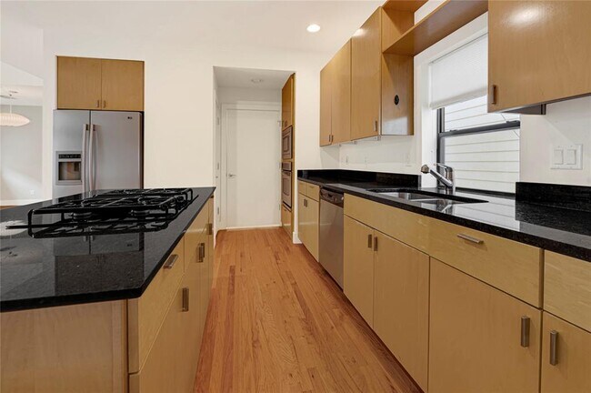 Building Photo - 4202 Spencer St