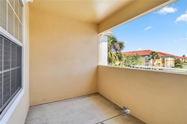 Building Photo - 1010 Villagio Cir