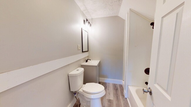Building Photo - Cudell Area - 3 Bedroom - 1 Bath - Single ...