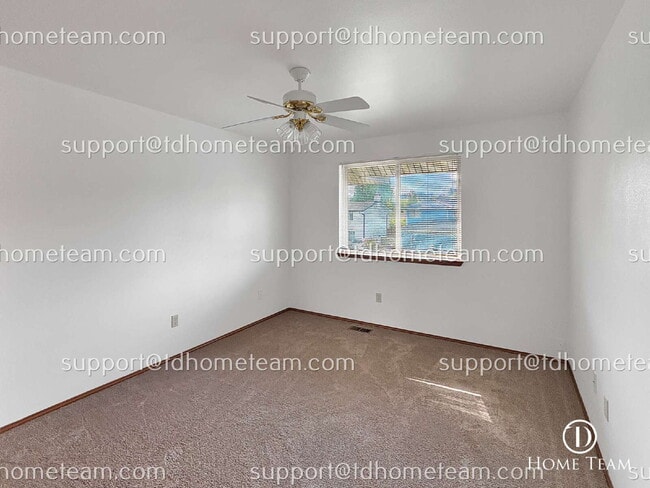 Building Photo - 1447 33rd St SE