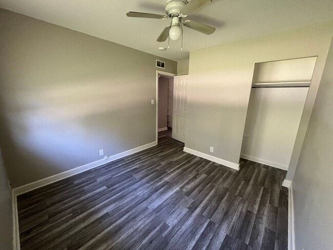 Building Photo - Lovely 2BR/1ba house