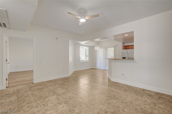 Building Photo - 6868 Sky Pointe Dr
