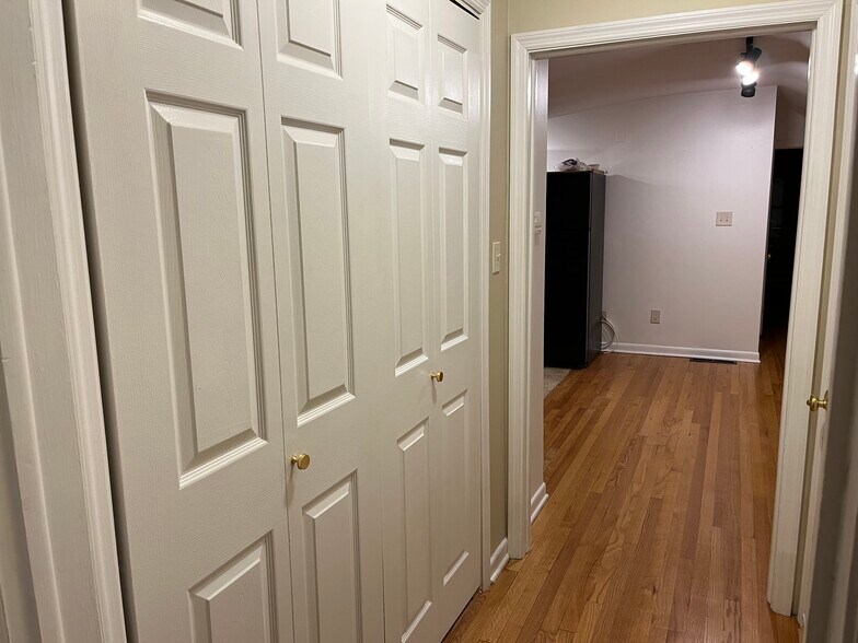 Hanging & Shelving storage - 26 Patricia Ln