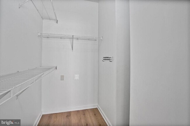 Building Photo - 4854 Eisenhower Ave