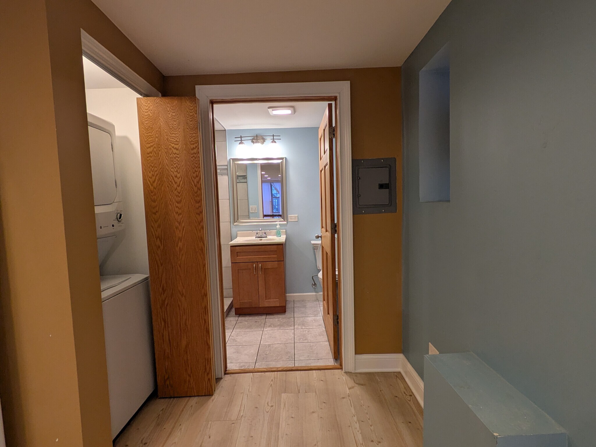Building Photo - 510 W 45th St