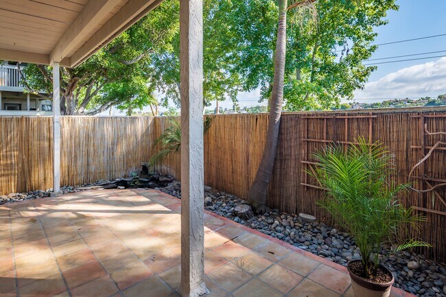 Building Photo - 4015 Camino Lindo