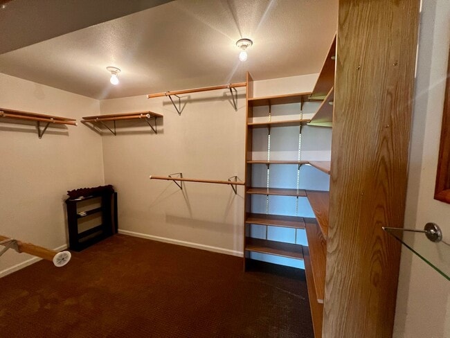 Building Photo - Beautiful North Hill Home Near Vincent Park!