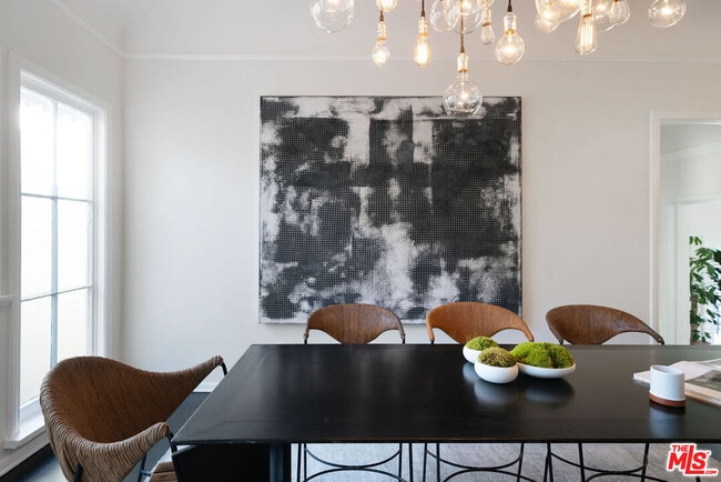 Building Photo - 6239 Holly Mont Dr