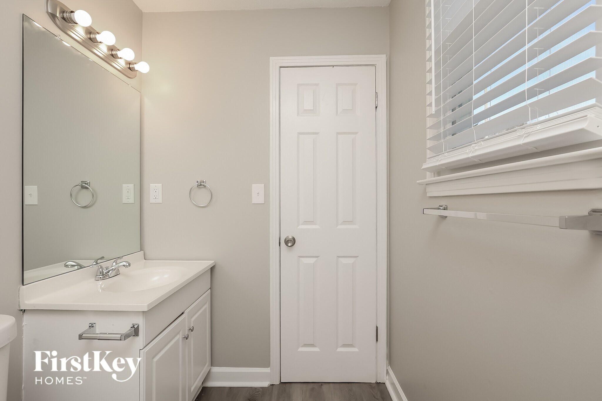 Building Photo - 1831 Palamino Dr