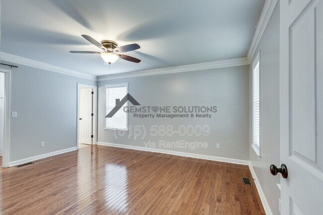 Building Photo - 1135 Wedgewood Dr