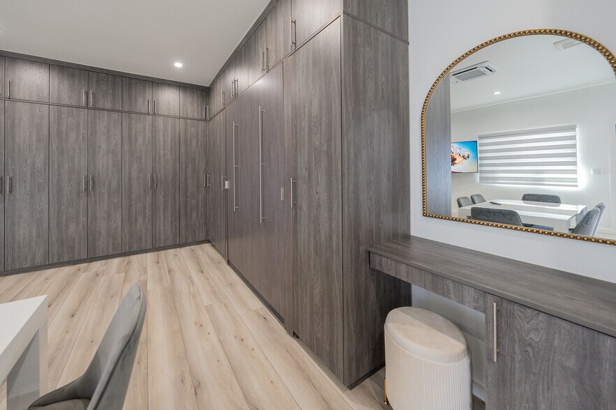 Building Photo - 6907 Estepa Dr