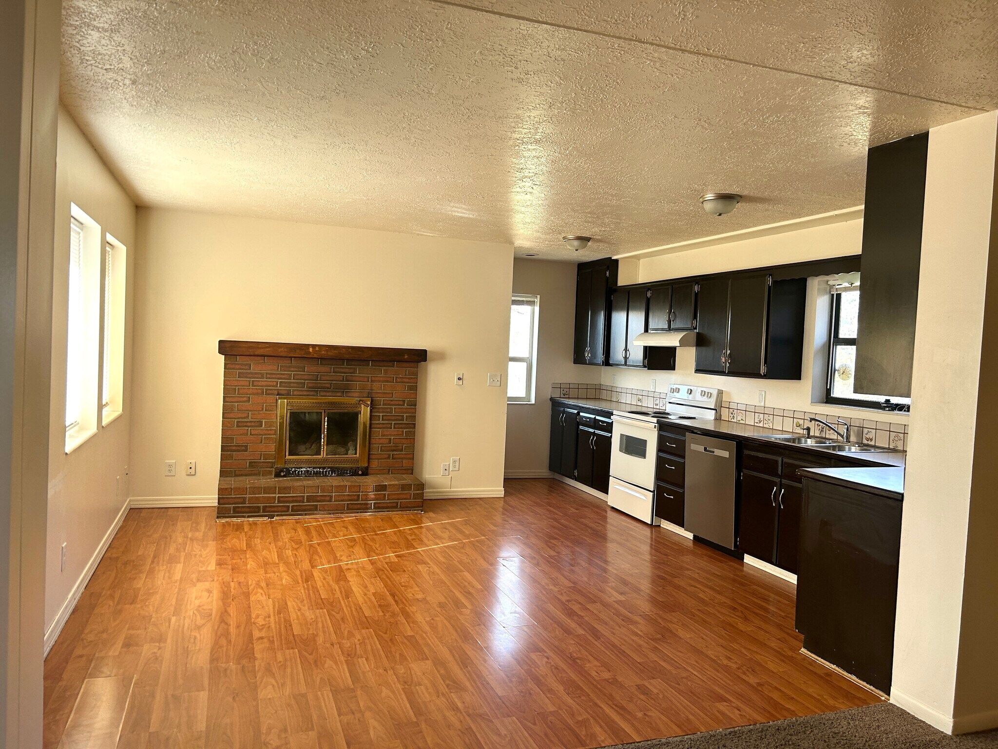 Building Photo - 1025 Tyler Ave