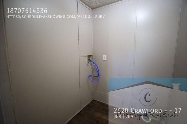 Building Photo - 2620 Crawford Dr