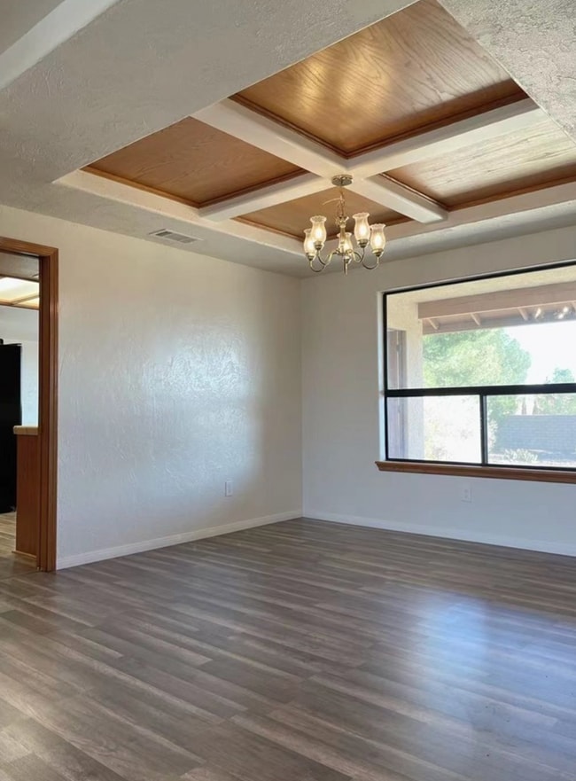 Building Photo - UPPER DESERT KNOLLS HOME