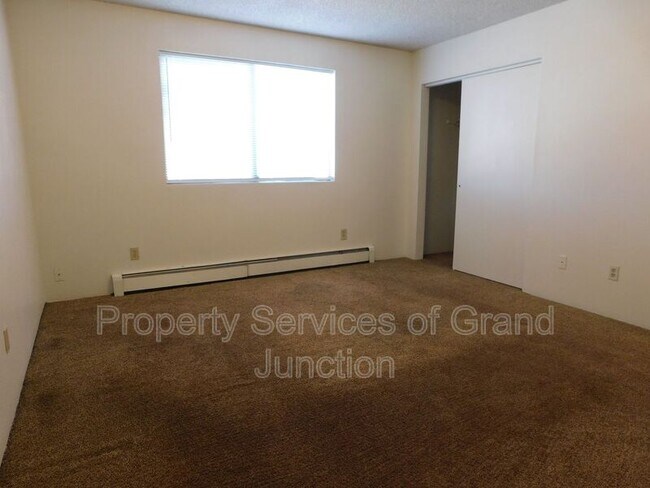 Building Photo - 3245 Downey Ct