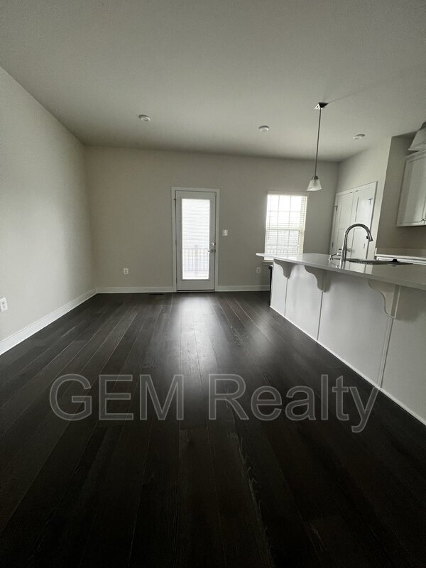 Building Photo - 1101 Rampart Dr