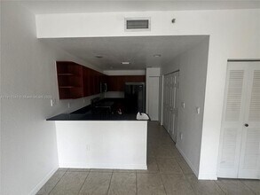 Building Photo - 8999 NW 107 Ct