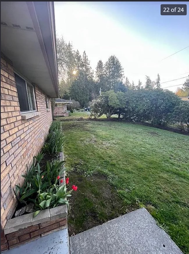 Building Photo - 3-Bed 2-bathroom Home