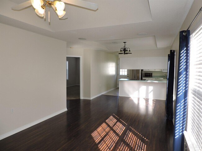 Building Photo - 1100 Sweetbriar St