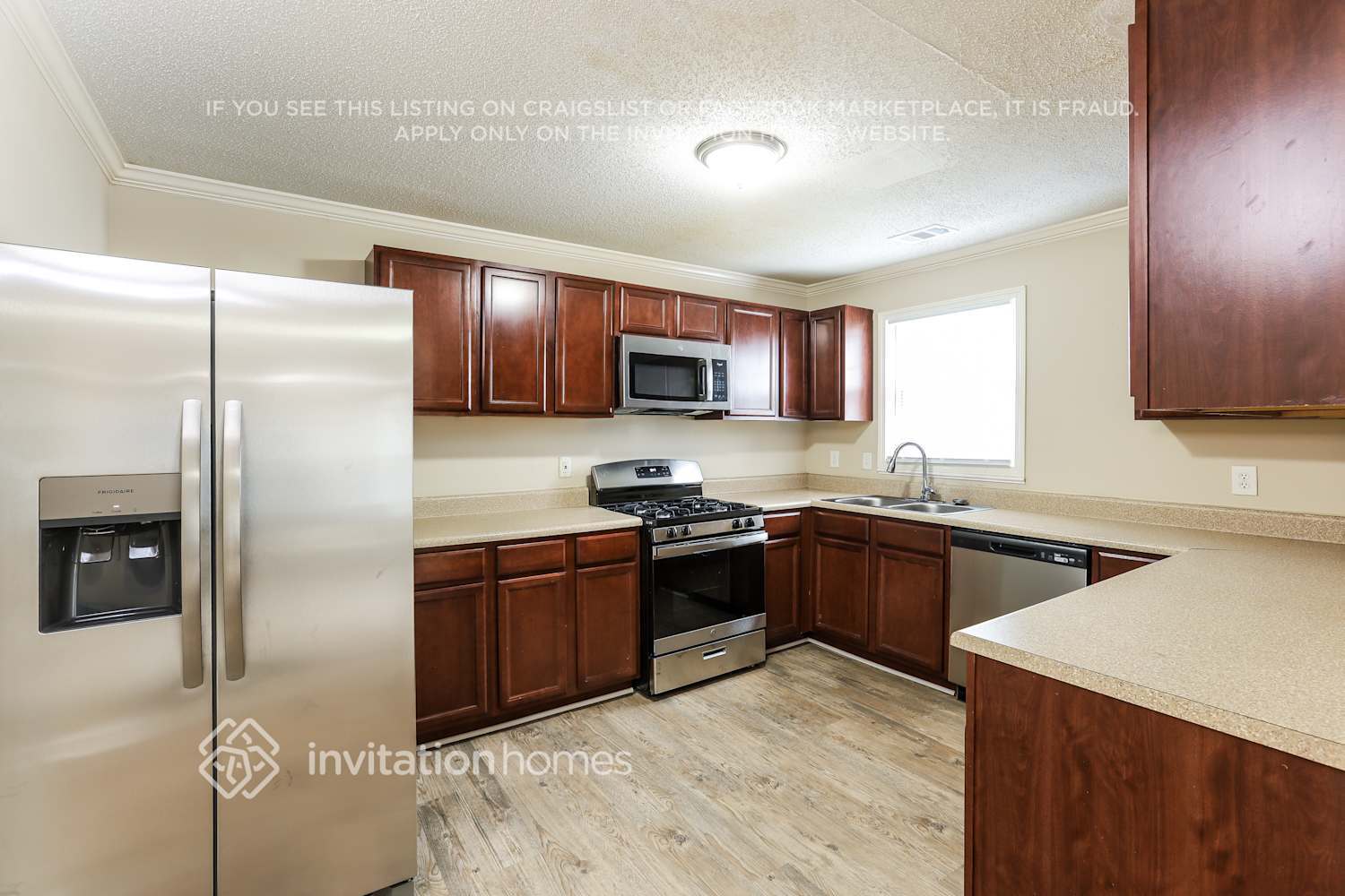 Building Photo - 1999 Sandbrook Ct SW