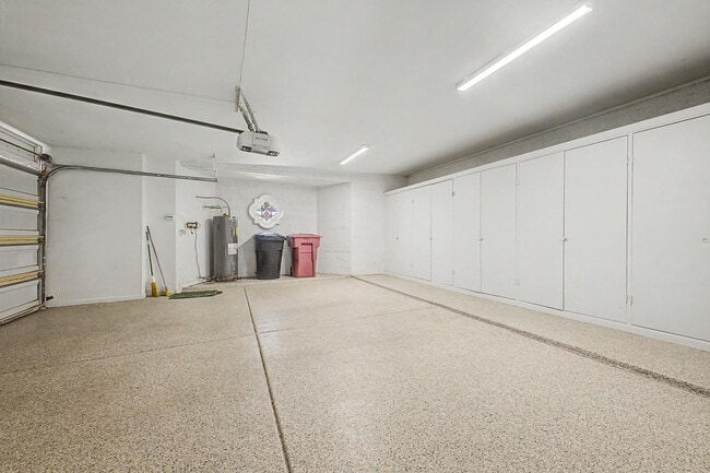 Building Photo - 8407 E Del Camino Dr