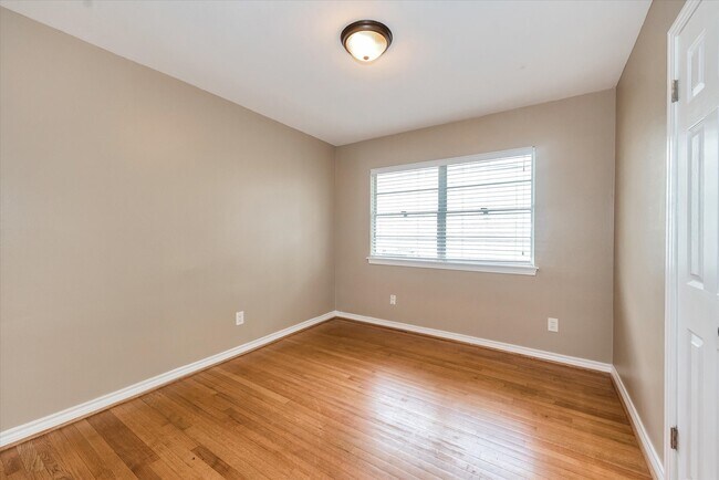 Building Photo - 5321 Pagewood Ln